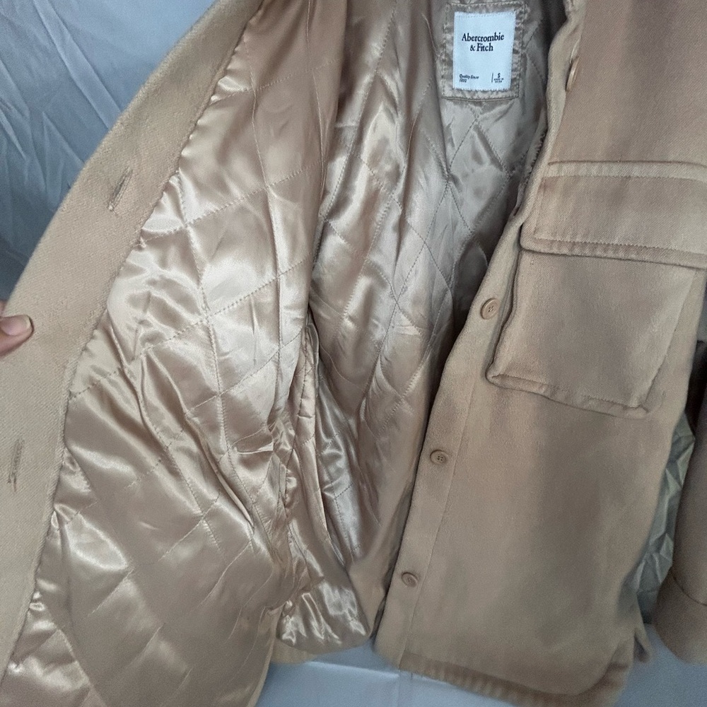 Abercrombie & Fitch Oversized Shacket Beige Button Front Jacket Women’s Cozy S - Picture 3 of 11